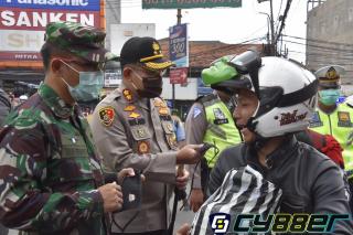 Kapolda Jabar dan Pangdam III Siliwangi Mayjen TNI Nugroho Budi Wiryanto lakukan Pengecekan PSBB Kabupaten Bogor
