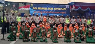 Satlantas Restro Jaktim, Doa Bersama dan Santuni Anak Yatim Piatu