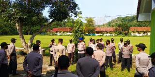 Kapolsek Kalipucang Polres Ciamis,Kawal Audensi Masyarakat di Desa Pamotan