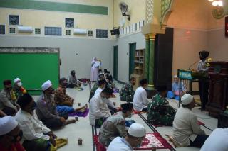 Tingkatkan Kesadaran Prokes,Polres Tegal Kota Giat Safari Subuh