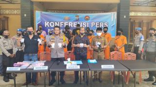 Sudah Puluhan Tahun Bisnis Narkoba, Akhirnya Keluarga Besar Mak Gadi Diringkus Polres Inhu