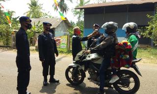 Sat Brimob Polda Jabar, Tak Kenal Lelah Terus Disiplinkan Protokol Kesehatan