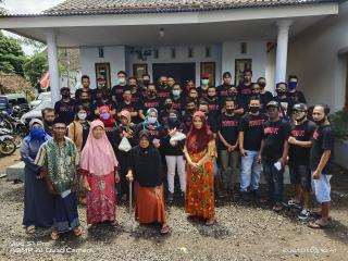 Komunitas Mobrig37 Laksanakan Pembagian Sembako dan Uang Didesa Kejayan Pujer Bondowoso
