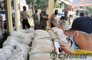 Bantuan Sembako Dari Dinsos Kabupaten Garut Sebanyak 63 Paket Untuk ODP Di Kec. Kersamanah 