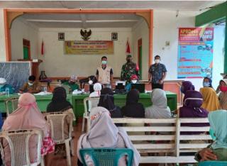 Bhabinkamtibmas dan Babinsa Gandrungmangu Kawal Vaksinasi di Dua Desa 