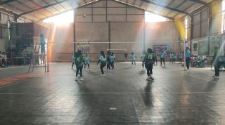 Tim Bola Volly Putri Kecamatan Cigedug Tundukan Tim Putri Kecamatan Pasirwangi Dibabak Kualifikasi PORKAB Garut