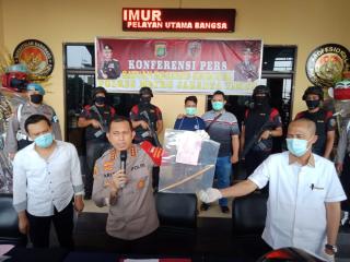 Polres Metro Jakarta Timur Amankan Pelaku Pembuang Mayat Bayi di Kali Cakung