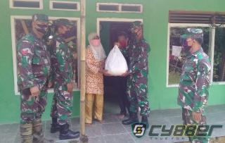 Koramil 17 Dayeuhluhur Cilacap Berikan Sembako Kepada Para Jompo  