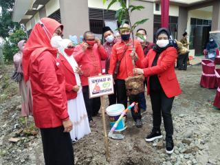 Dewi Aryani Resmikan BLK Komplek Ponpes An-Nur Slawi dan Beri Bantuan Para Santri