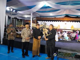 Niken Salindry Meriahkan Wayang Kulit Tasyakuran Raden Bambang Sridaya, Ribuan Penonton Padati Jombor