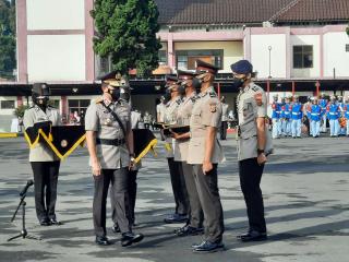 Kapolda Jabar Pimpin Acara Pengambilan Sumpah dan Penutupan Pendidikan Bintara Polri