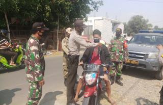 Wujud Pendisiplinan Protokol Kesehatan, Polres Indramayu Razia Masker