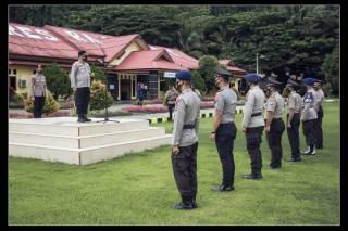 Puluhan Personil Polres Raja Ampat dan Personil Brimob Yon (B) Pelopor Sorong Naik Pangkat