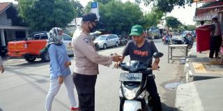 Polres Indramayu Polda Jabar Menggelar Oprasi Yustisi dan Tercatat Sedikit Ada 6 Pelanggar Prokes Tidak Menggunakan Masker