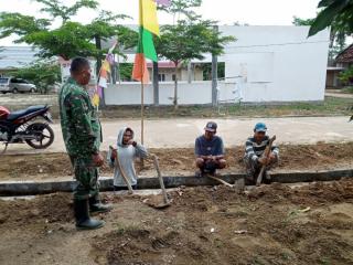 Pentingnya Kebersihan Lingkungan, Serka Burhanudin Lakukan Komunikasi Sosial Pada Warga Binaan