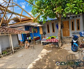 Dua Bulan Program Rutilahu Tak Kunjung Rampung, Dewi Masih Tidur di Teras Warga