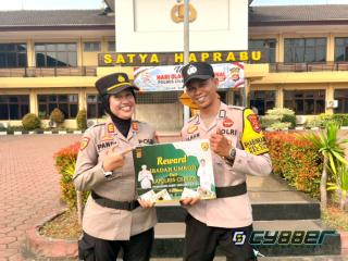 Kapolsek Cilegon Dukung Bripka Ilham Raih Penghargaan MUI Nasional, Kapolres Beri Hadiah Umrah