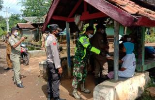 Tiga Pilar Surian Lakukan Woro-Woro PPKM dan Bagikan Masker 
