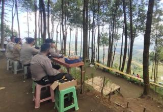 Kapolres Majalengka Pantau Protokol Kesehatan dan Sosialisasikan 3M di Objek Wisata Puncak Sawiyah