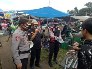 Polres Klaten Bagikan Masker