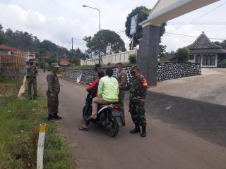 Ingatkan Pentingnya Gunakan Masker, Subsektor Sukasari polres Sumedang Rutin Gelar Ops Yutisi