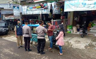 Hari Ke 3 Polres Majalengka Polda Jabar Lakukan Operasi PPKM Secara Stasioner yang Dilaksanakan di Pasar Tradisional