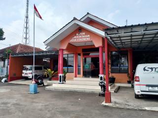 Antusias Masyarakat Desa Cikoneng Merasakan Jalan Hotmix Bantuan Gubernur Jawa Barat