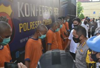Rusak Fasilitas Toko, Polresta Cirebon Polda Jabar Bekuk Empat Anggota Berandalan Bermotor