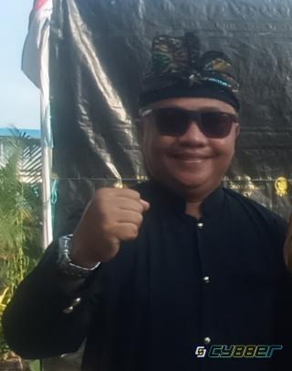 Rayakan Kemerdekaan, Budi Wahyudi Kenalkan Budaya Sasak di Peringatan HUT RI