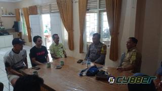 Bhabinkamtibmas Polsek Cijeruk Sambangi Warga Desa Srogol, Perkuat Kedekatan Polri dan Masyarakat