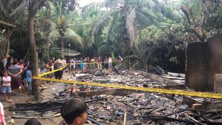 Akibat Hubungan Pendek listrik, Satu Rumah Ludes Terbakar