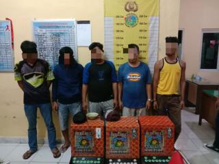 Instruksi Kapolres, Grebek Kampung Narkoba Di Jampul Timsus Satnarkoba Amankan 3 Unit Jackpot dan 5 Pelaku