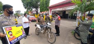 Polres Indramayu Polda Jabar Kembali Laksanakan Bakti Sosial Bagikan Masker Pada Warga