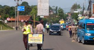 Ops Yustisi Gabungan, Razia Pengemudi Kendaraan Disiplinkan Protokol Kesehatan