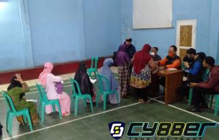Kepala Desa Karyamukti Salurkan BLT-DD Tahun Anggaran 2020 Tahap Ketiga