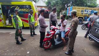 Tiga Pilar Kecamatan Situraja Gelar Operasi Yustisi Dalam Rangka Terapkan PPKM