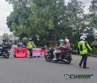Anggota Gabungan di Bogor Berjibaku Melayani Warga Masyarakat yang Akan Mudik 