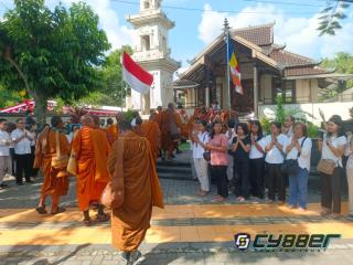 Sambut Hari Raya Waisak, Bhikkhu Thudong IWFP 2026 Disambut Hangat di Klaten