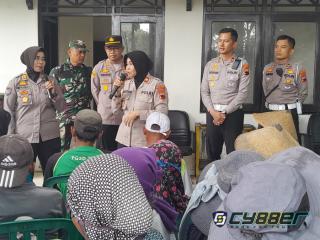 Polres Sukoharjo Peduli Pemulung, Gelar Jumat Curhat dan Bagikan Makanan