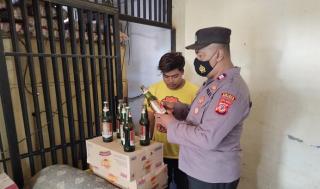 Operasi Pekat Hari Lebaran, Polisi Sita Puluhan Botol Miras