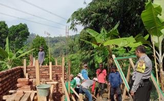 Bhabikamtibmas Desa Mulyasari, Monitoring Pembangunan Mesjid Dalam Giat Sambang Kamtibmas