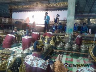 DPR RI Didik Haryadi Dorong Warga Klaten Terus Nguri-uri Budaya Lewat Pagelaran Wayang