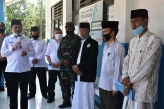 Bupati Sumedang H. Dony Ahmad Munir melakukan kunjungan ke Pondok Pesantren