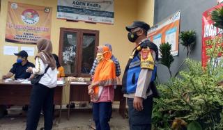 Binmas Desa Cileunyi Kulon Pantau Pendistribusian BPNT