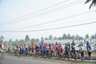 Kapolres Banjar Bersama Forkopimda Kembali Gowes Bareng di Pantai Pangandaran 