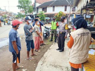 Kapolsek Lakbok Polres Ciamis Lakukan Tindakan Tegas Kepada Puluhan Warga yang Terjaring Operasi Yustisi