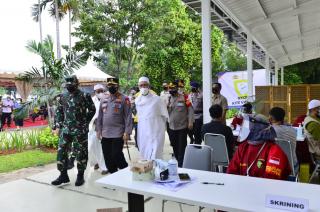 Ditarget 4.500 Orang, TNI-Polri Gelar Vaksinasi Massal Bersama Rabithah Alawiyah di Cibis Park