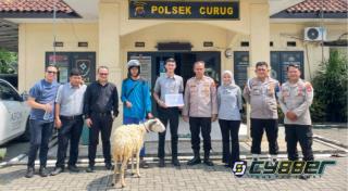 Aston Serang Salurkan 4 Kambing Kurban untuk Masyarakat dan Instansi di Serang