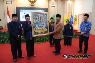 Pj Gubernur Al Muktabar Lepas Kafilah MTQ Korpri Provinsi Banten
