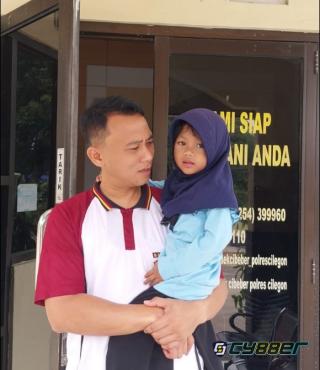 Polsek Cibeber Gerak Cepat Temukan Keluarga Anak Usia 3,5 Tahun yang Terpisah dari Orang Tua